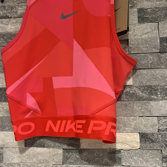 New!! Nike Pro women's crop bra top - Picture 2 of 9